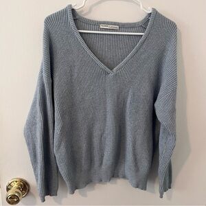 Pull&Bear Light Blue Knit Sweater V-Neck Women’s Medium